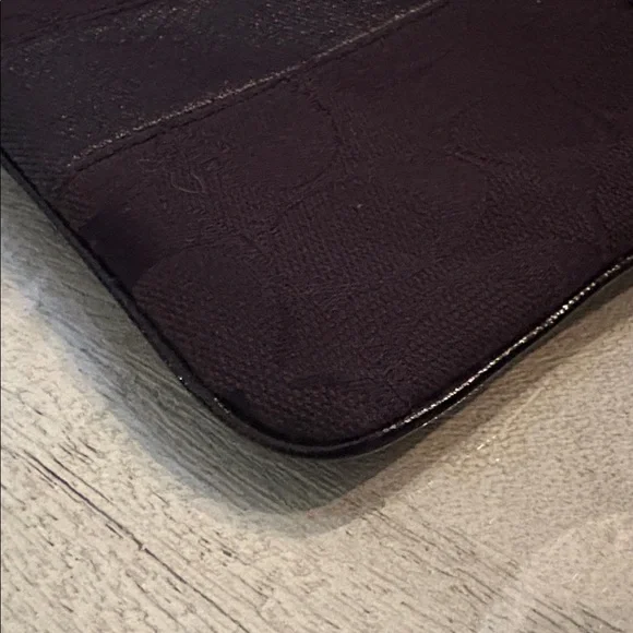 Coach - Wristlet Wallet - Black Signature Monogram CC / Canvas and leather EUC🩷 - Picture 5 of 16